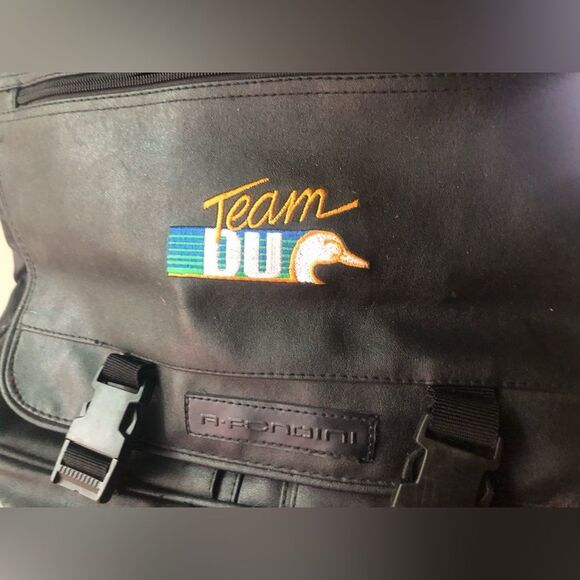 🐱 Team DUC | Black Laptop Like Bag - Picture 3 of 4